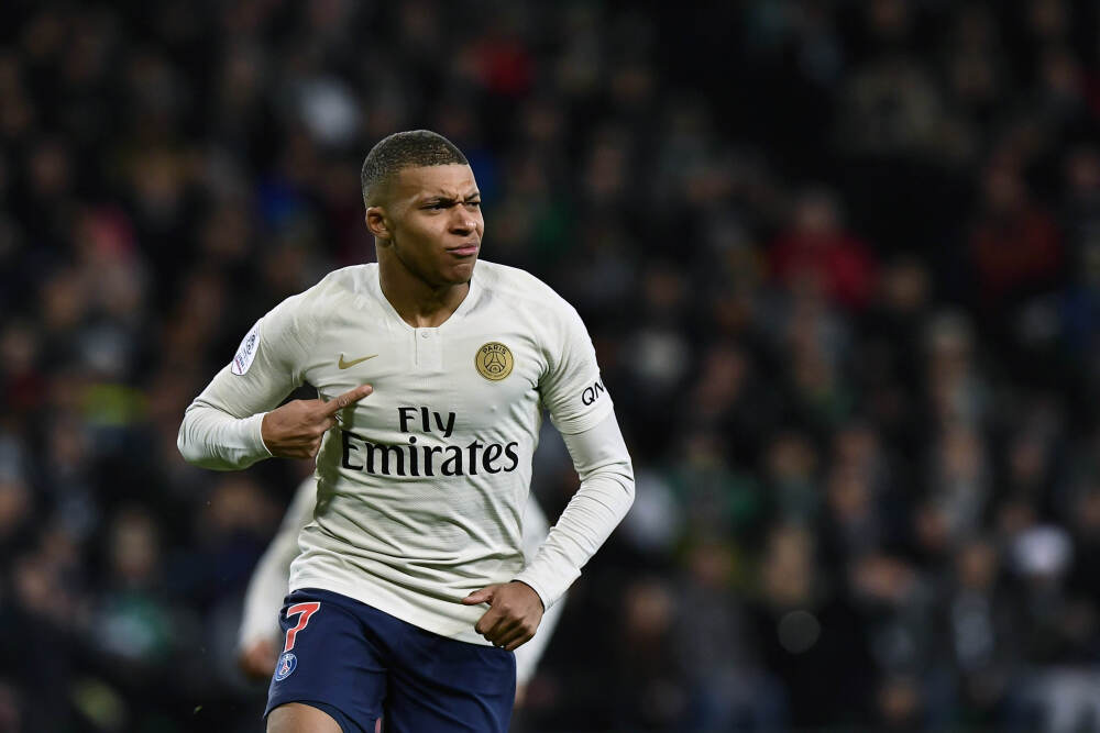 理响中国·解码经济+｜故宫网红猫背后，竟藏着千亿级的温暖产业